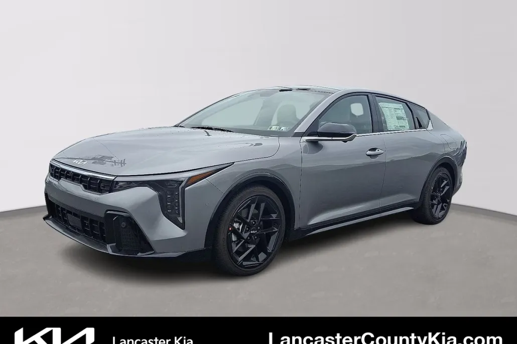2025 Kia K4 GT-Line Turbo photo 1