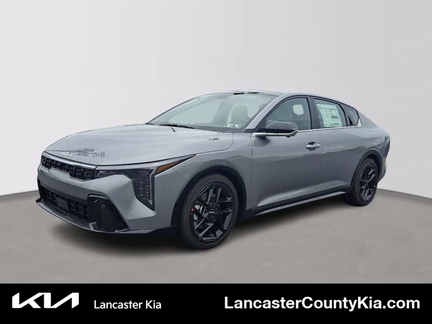 2025 Kia K4 GT-Line Turbo photo 1
