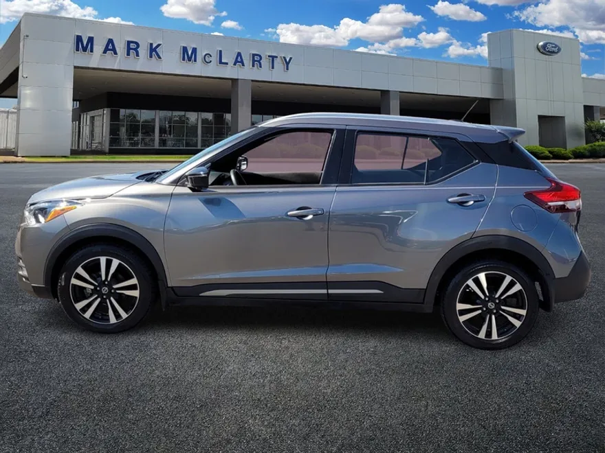 2020 Nissan Kicks SR photo 1