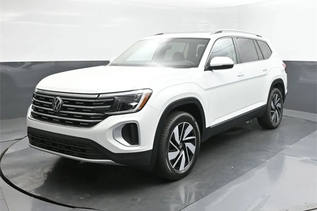 2025 Volkswagen Atlas SEL photo 1