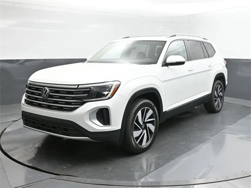 2025 Volkswagen Atlas SEL photo 1
