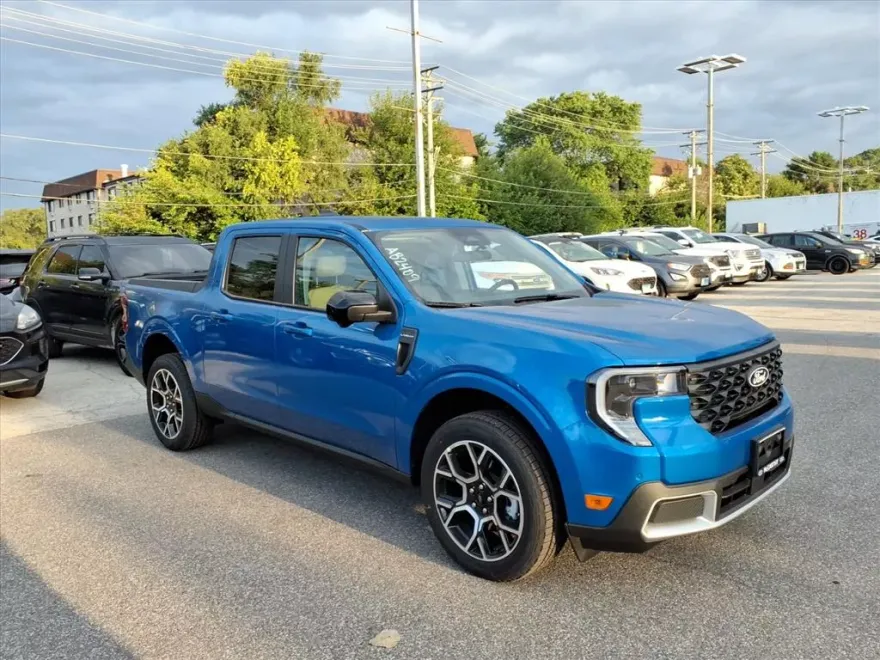 2025 Ford Maverick Lariat photo 1