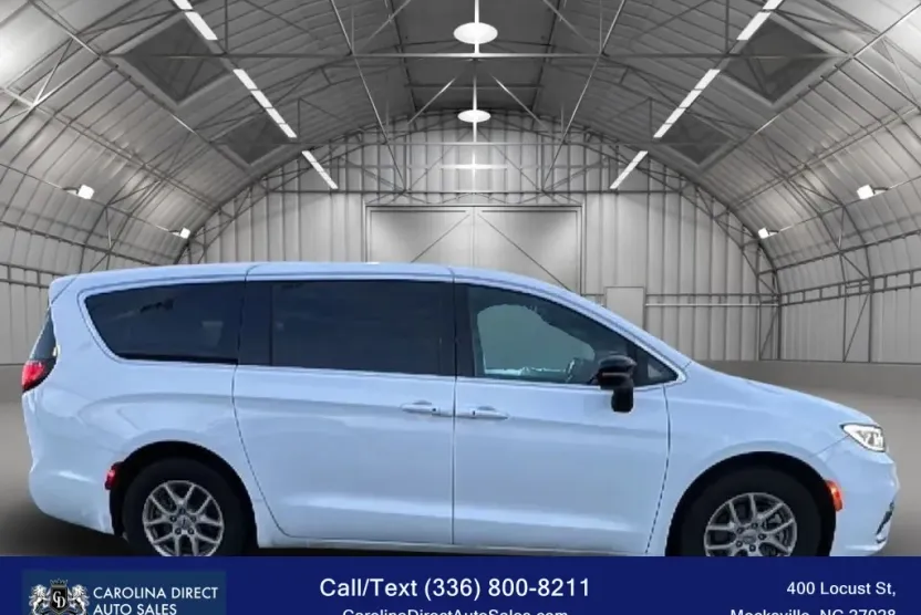 2025 Chrysler Pacifica photo 1