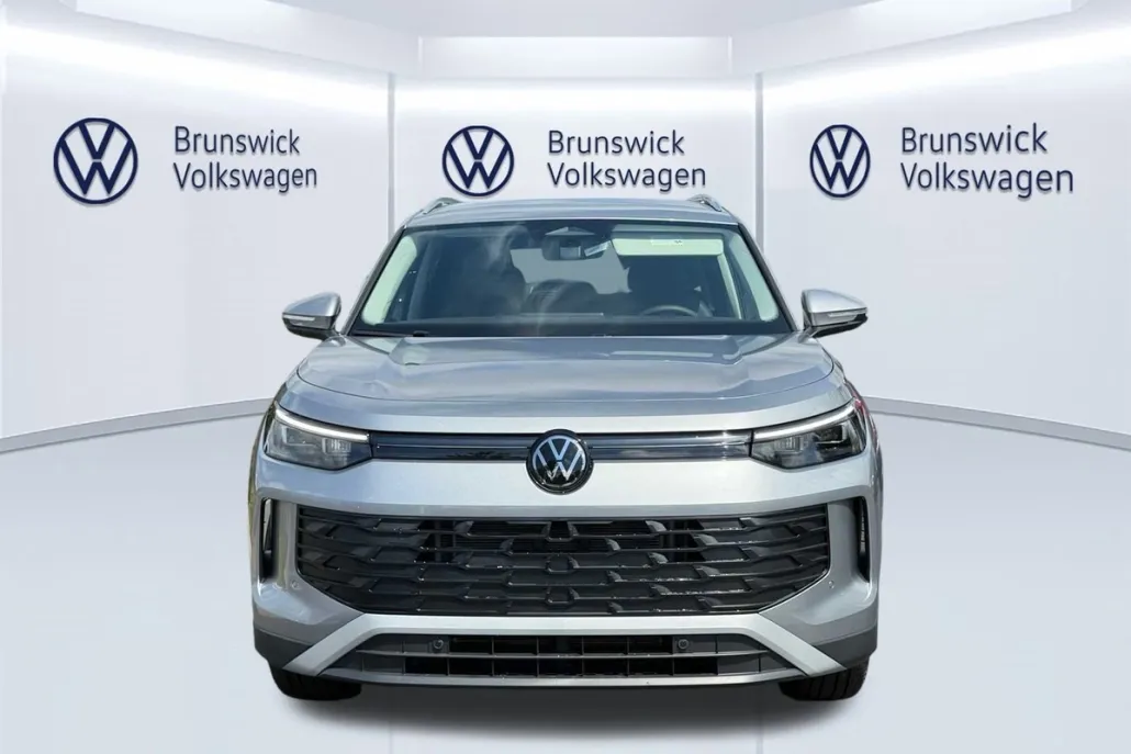 2025 Volkswagen Tiguan SE photo 1