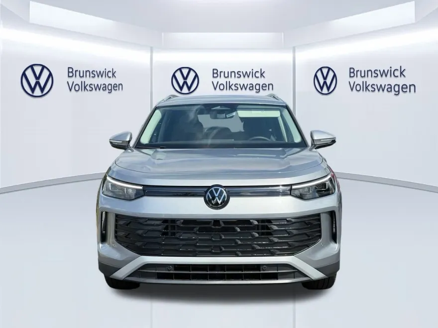 2025 Volkswagen Tiguan SE photo 1