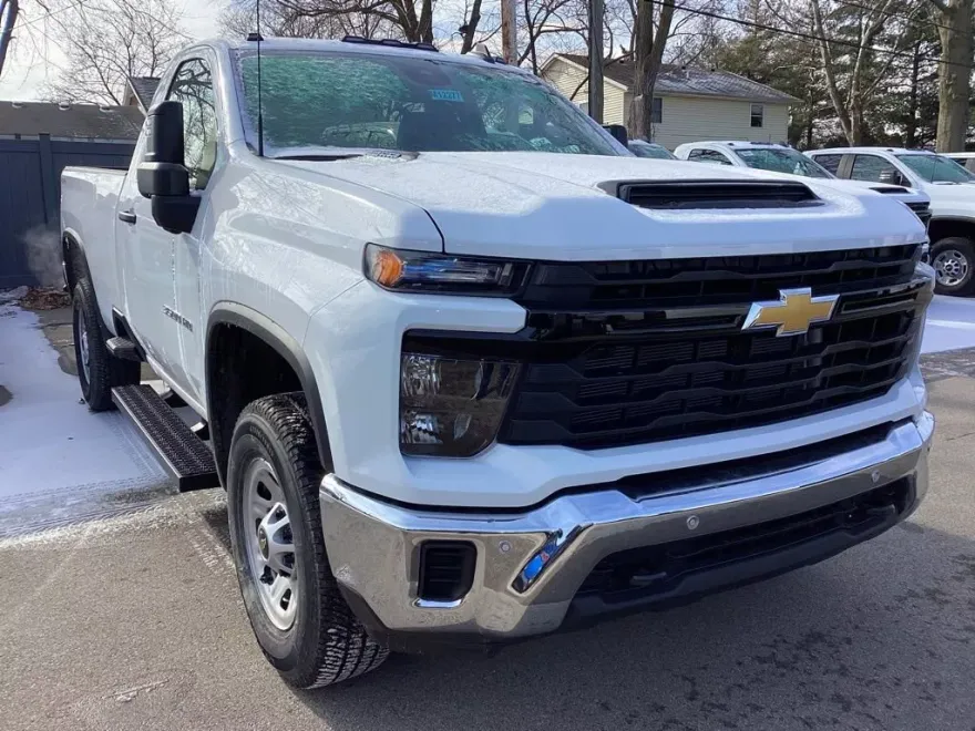 2025 Chevrolet Silverado 3500HD photo 1
