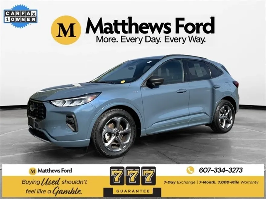 2023 Ford Escape ST-Line photo 1