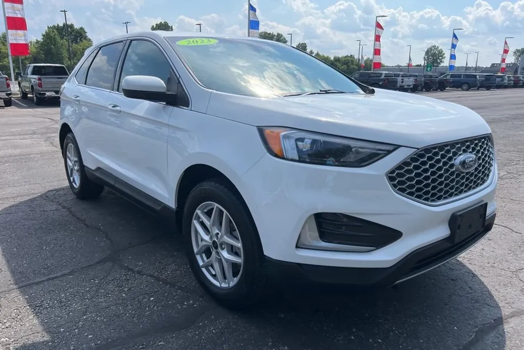 2023 Ford Edge SEL photo 1