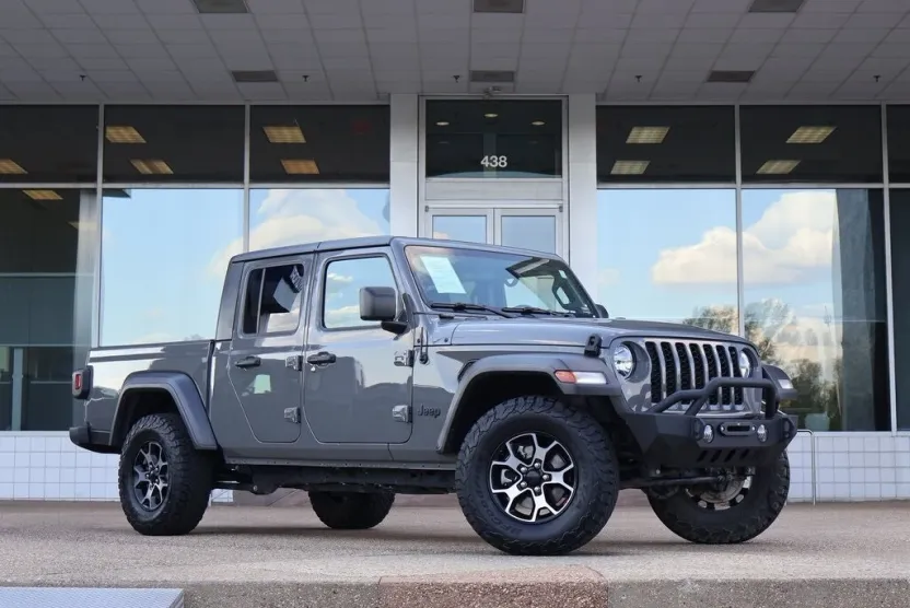 2020 Jeep Gladiator Sport photo 1