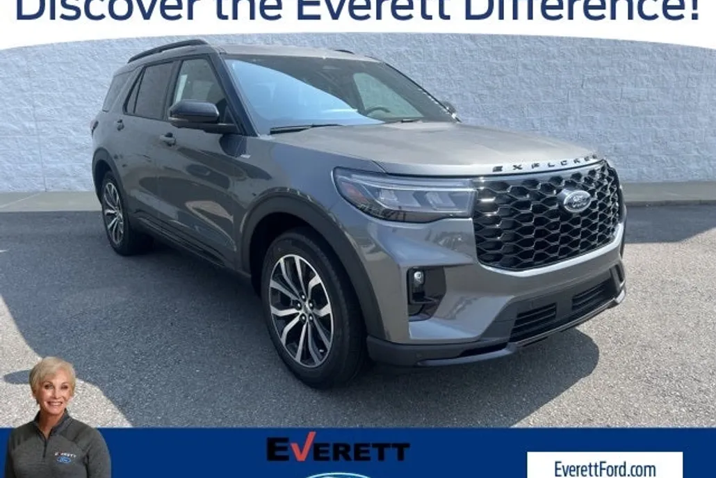 2025 Ford Explorer ST-Line photo 1