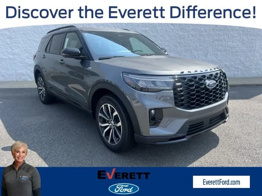 2025 Ford Explorer ST-Line photo 1
