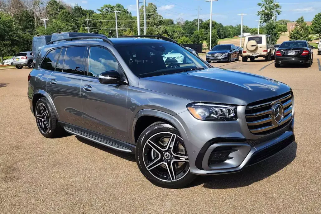 2025 Mercedes Benz GLS 450 4MATIC photo 1