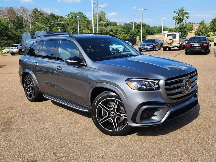 2025 Mercedes Benz GLS 450 4MATIC photo 1