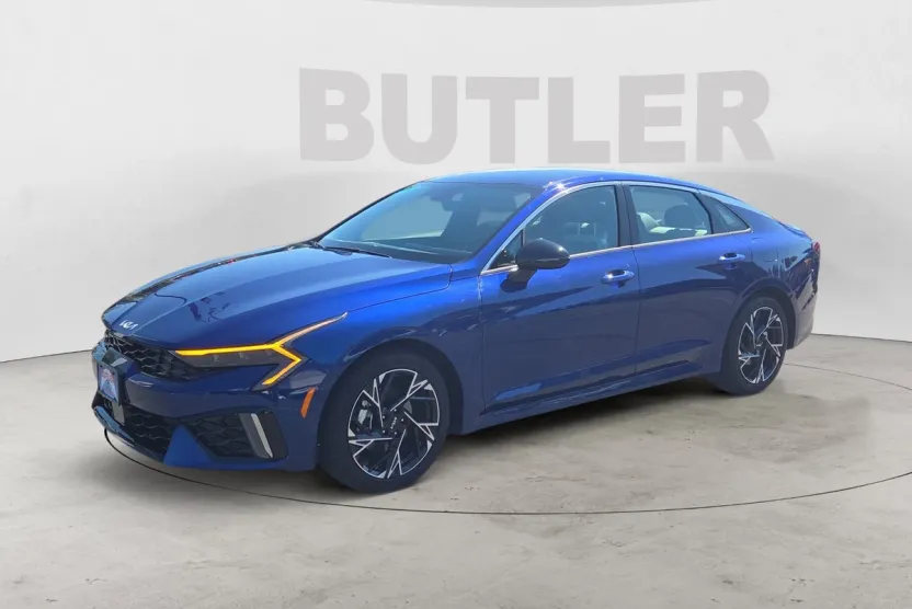 2025 Kia K5 GT-Line photo 1