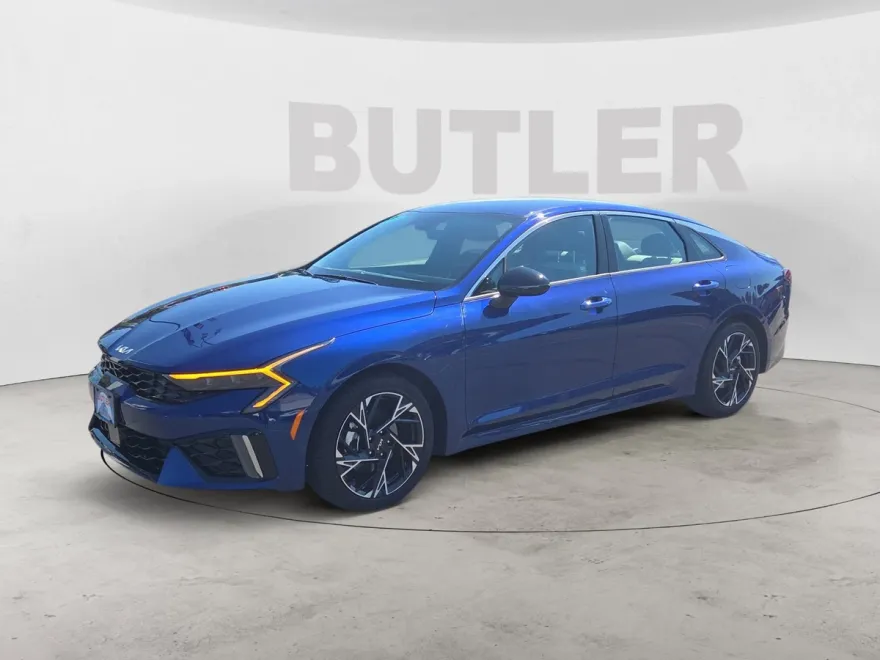 2025 Kia K5 GT-Line photo 1