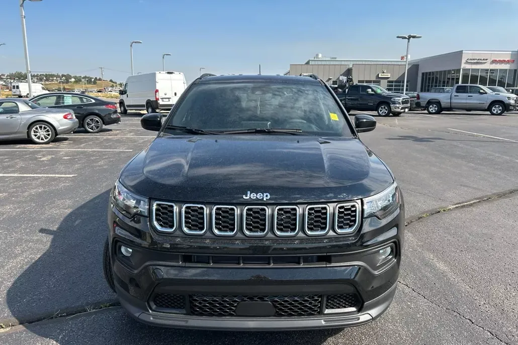 2025 Jeep Compass Latitude photo 1