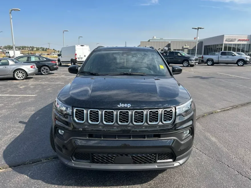 2025 Jeep Compass Latitude photo 1