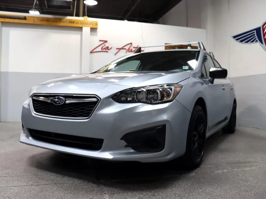 2017 Subaru Impreza 2.0i photo 1