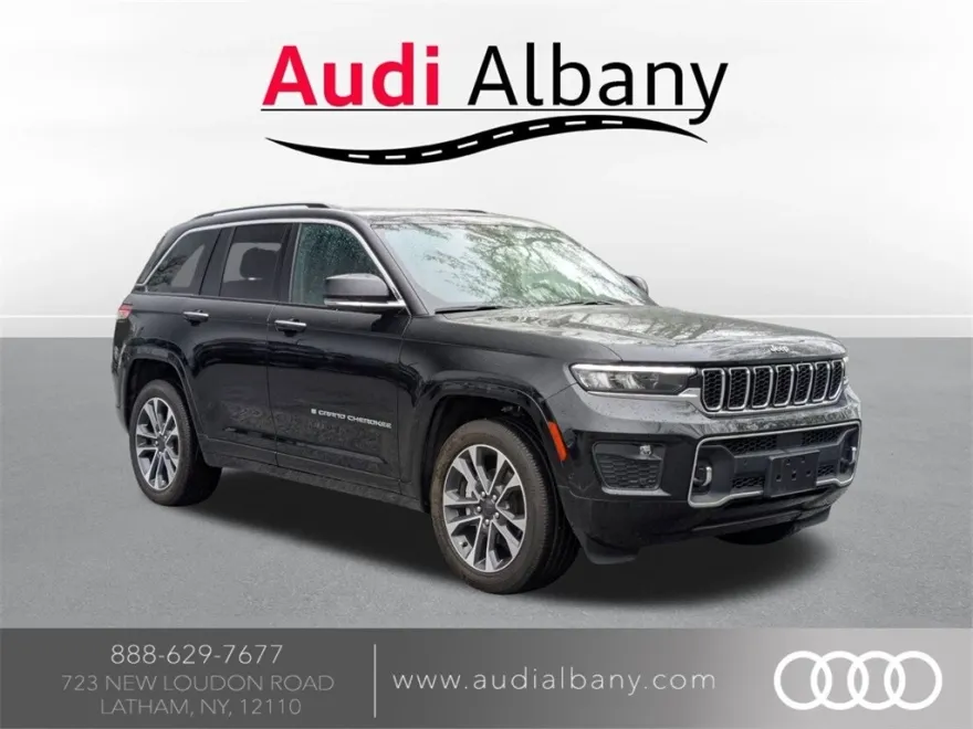 2023 Jeep Grand Cherokee Overland photo 1