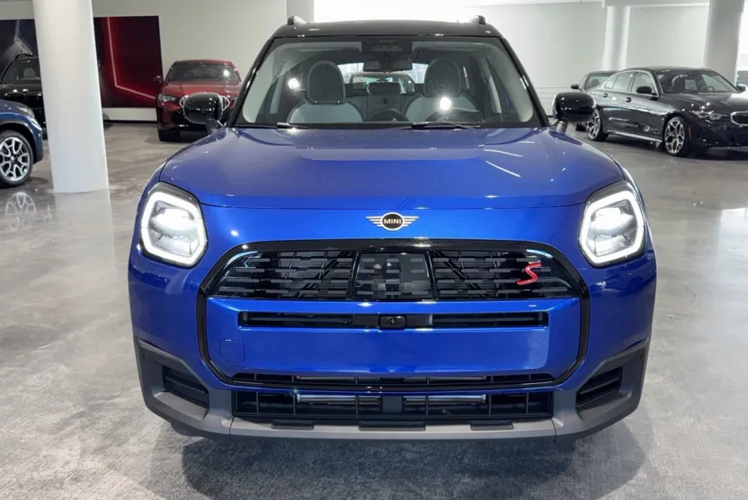 2025 Mini Countryman S ALL4 Iconic photo 1