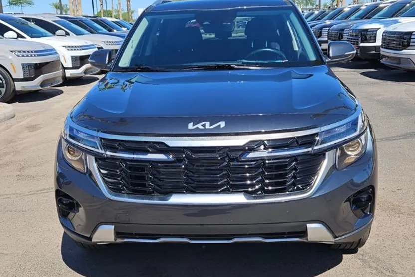 2025 Kia Seltos EX photo 1