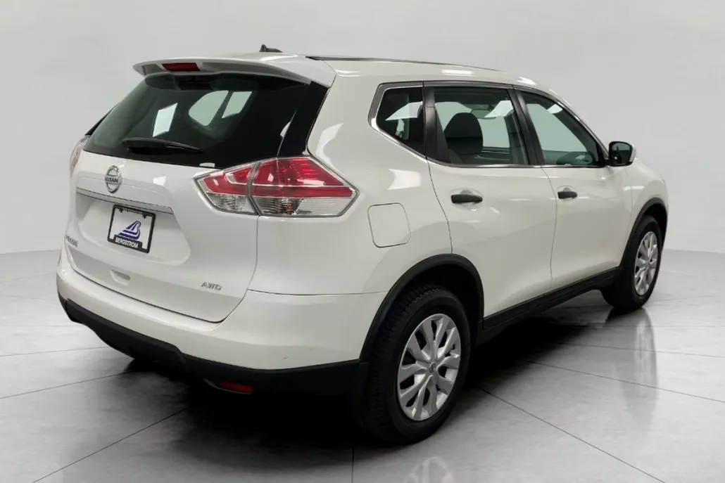 2016 Nissan Rogue AWD S photo 1