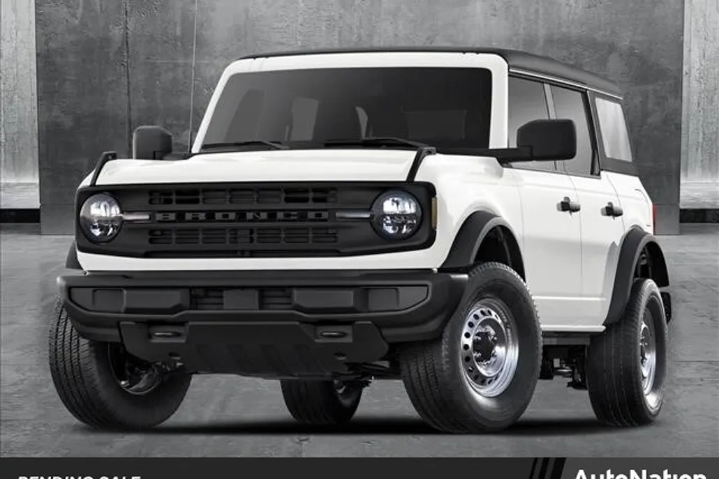 2025 Ford Bronco Base photo 1