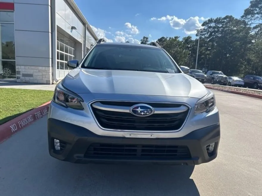 2022 Subaru Outback Premium photo 1