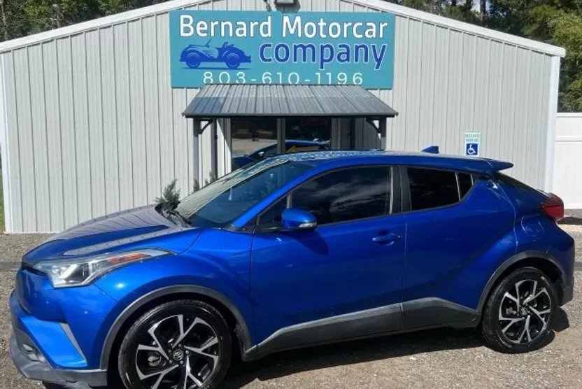 2018 Toyota C-HR XLE photo 1