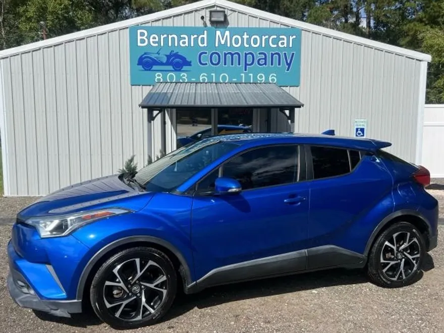 2018 Toyota C-HR XLE photo 1