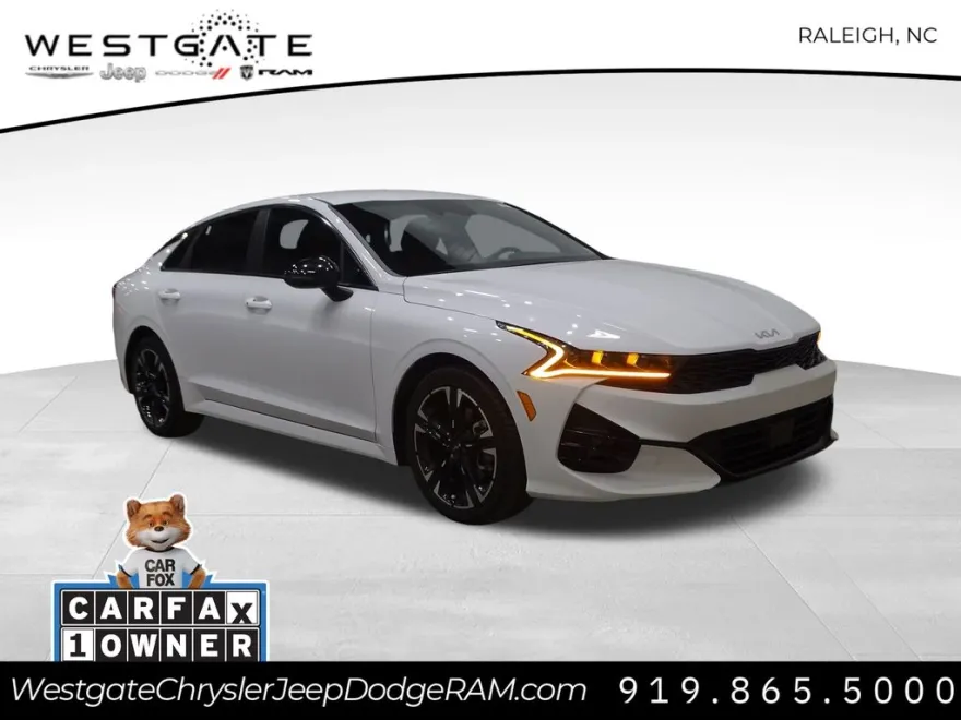 2023 Kia K5 GT-Line photo 1