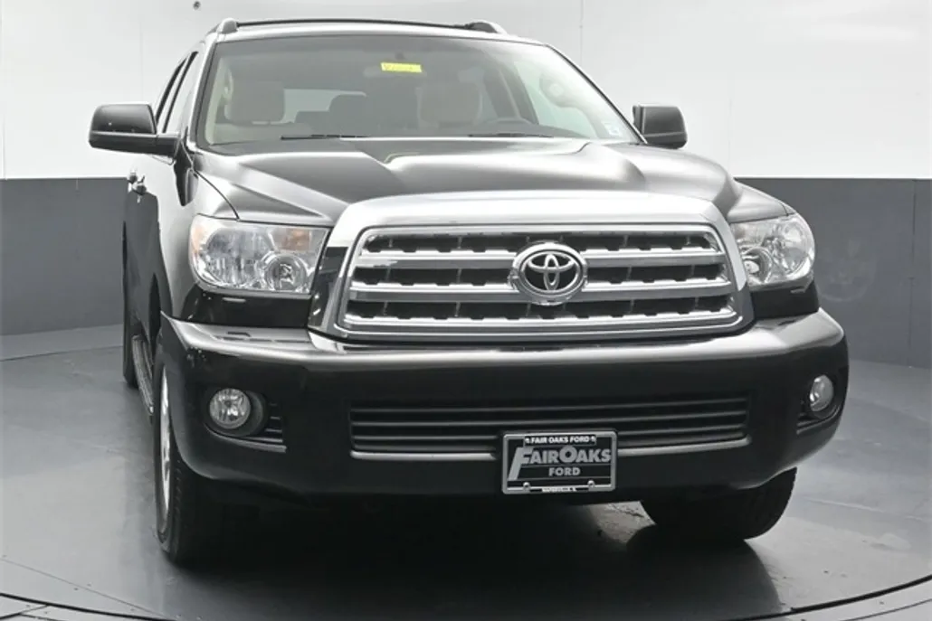 2012 Toyota Sequoia SR5 photo 1