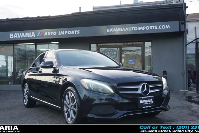 2017 Mercedes Benz C 300 4MATIC Sedan photo 1