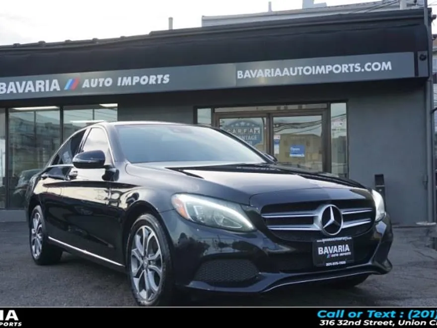 2017 Mercedes Benz C 300 4MATIC Sedan photo 1