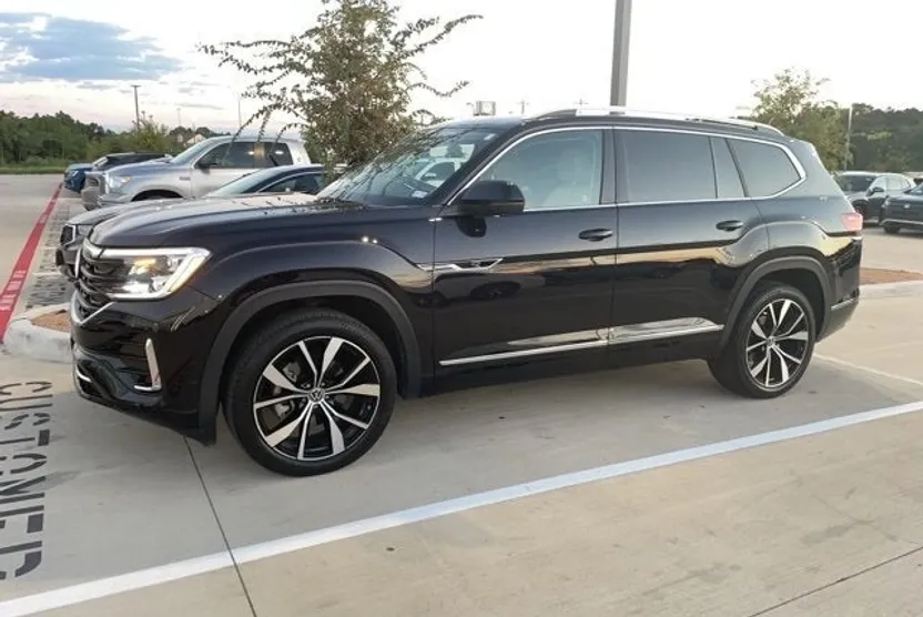 2024 Volkswagen Atlas SEL Premium R-Line photo 1