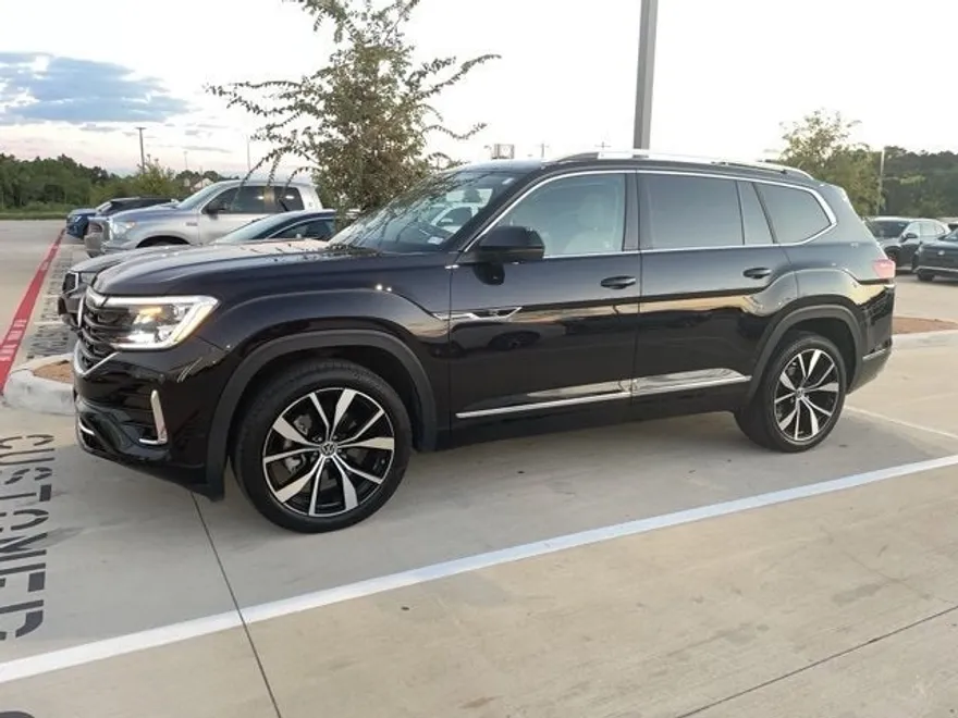 2024 Volkswagen Atlas SEL Premium R-Line photo 1