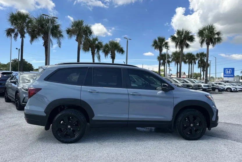 2022 Honda Pilot TrailSport photo 1