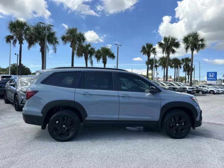 2022 Honda Pilot TrailSport photo 1