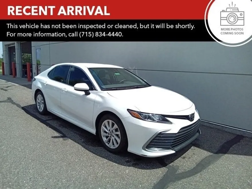 2023 Toyota Camry LE photo 1