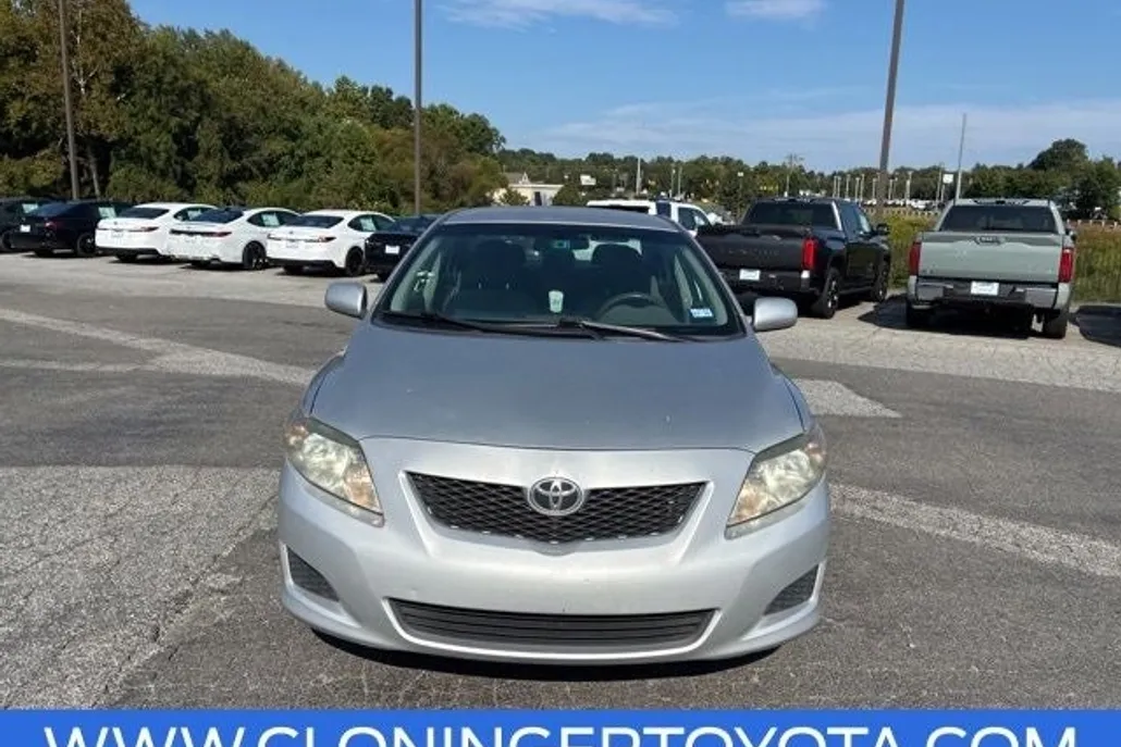 2010 Toyota Corolla LE photo 1
