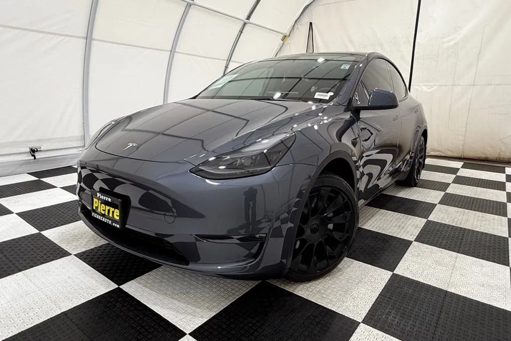 2023 Tesla Model Y Long Range photo 1