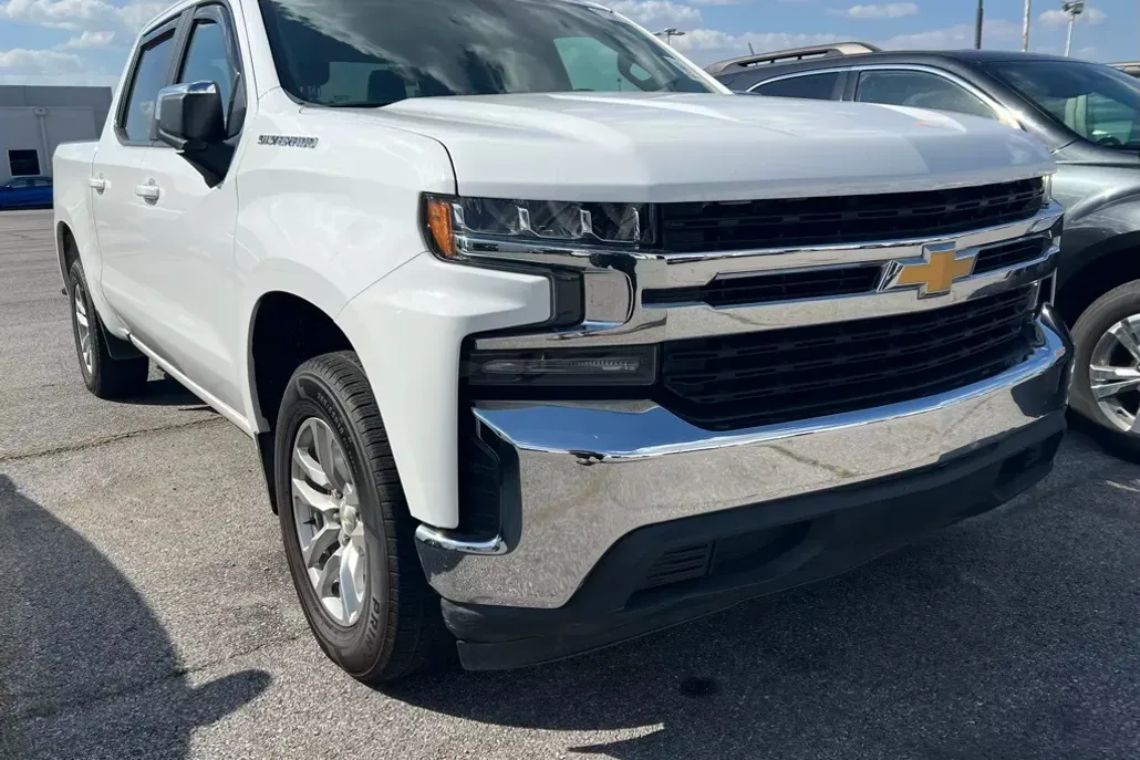 2020 Chevrolet Silverado 1500 LT photo 1