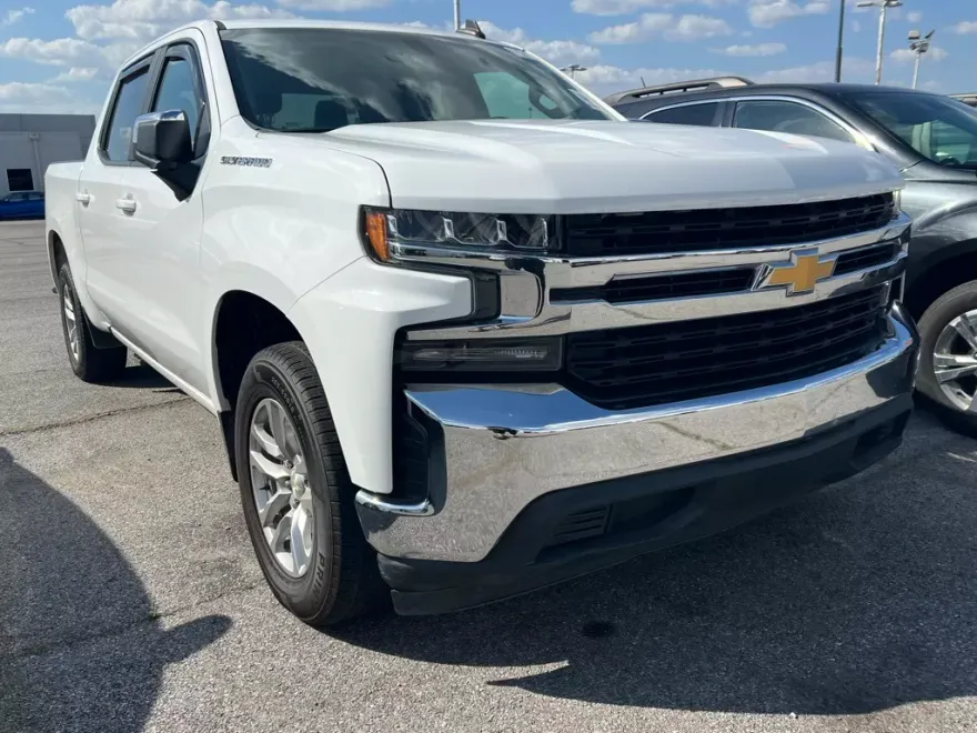 2020 Chevrolet Silverado 1500 LT photo 1
