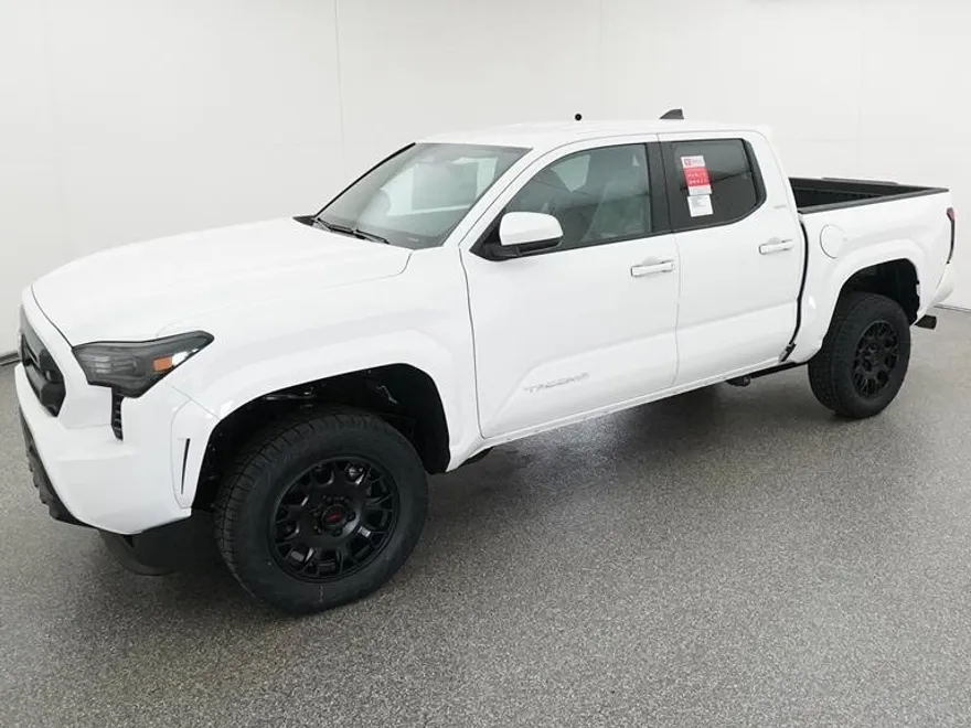 2025 Toyota Tacoma SR5 4x4 Double Cab photo 1