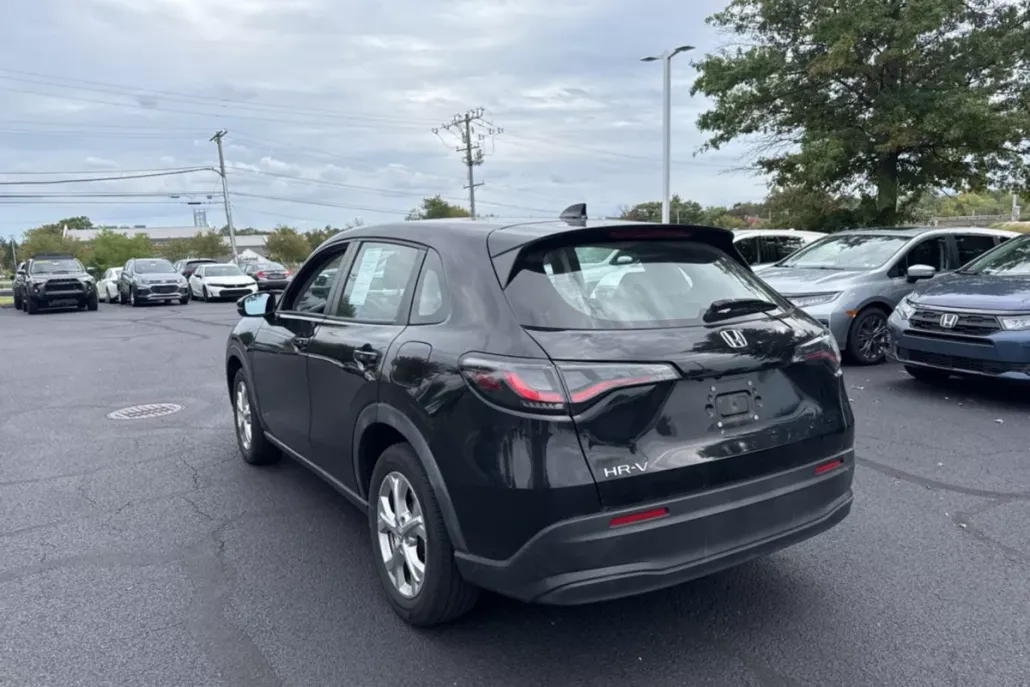 2023 Honda HR-V LX photo 1