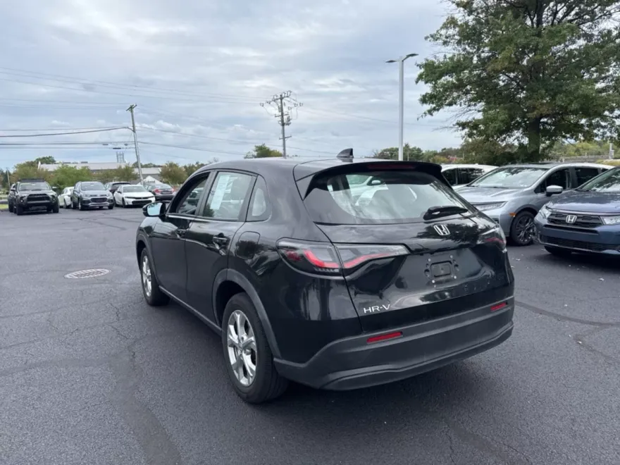 2023 Honda HR-V LX photo 1