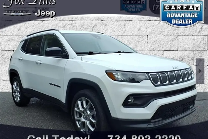 2022 Jeep Compass Latitude Lux photo 1