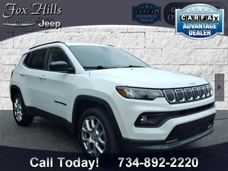 2022 Jeep Compass Latitude Lux photo 1