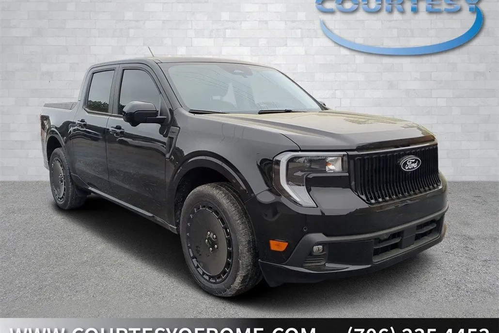 2025 Ford Maverick photo 1