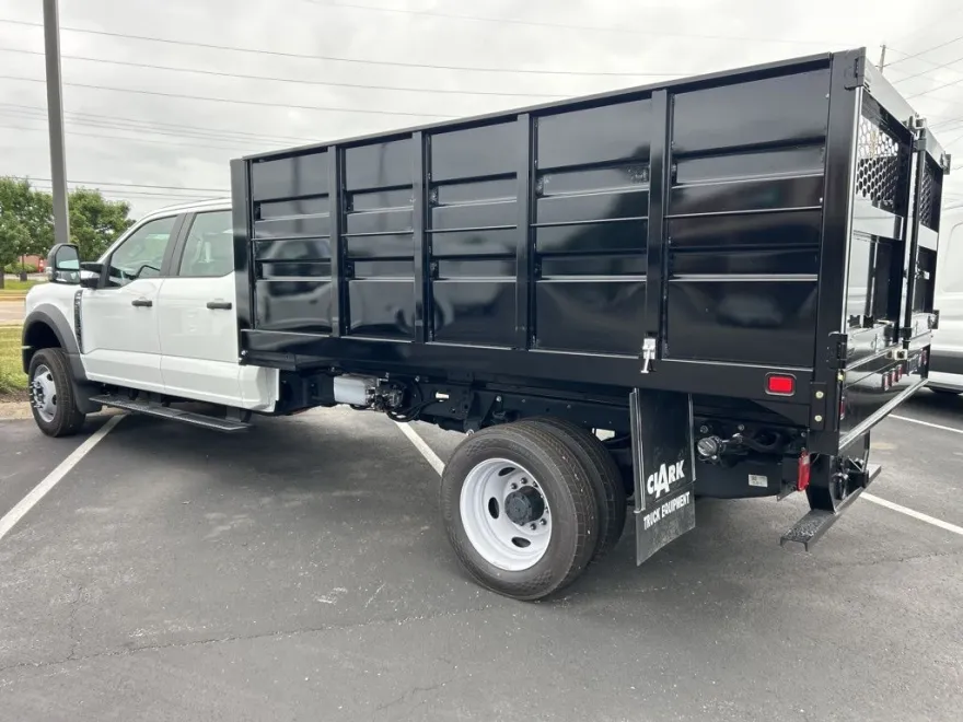 2025 Ford F-550 photo 1